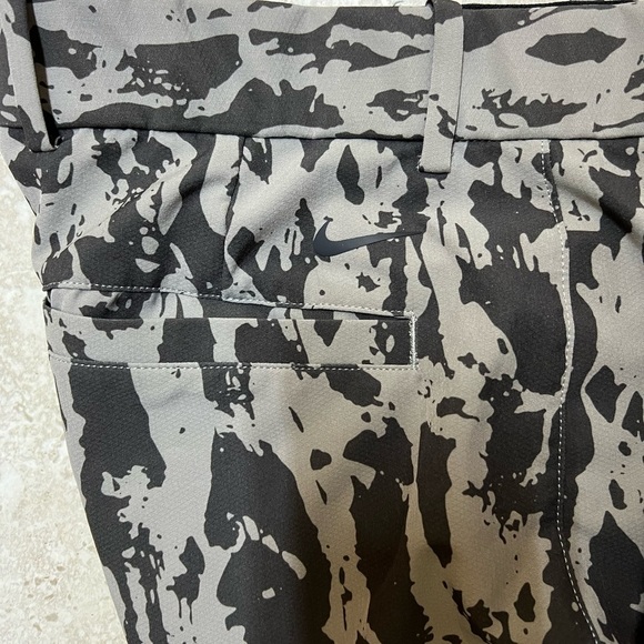 1 pair NEW Mens $70 NIKE Dri Fit Hybrid 10.5 Camo Golf Short CU9411-003 size 36 - Picture 5 of 10
